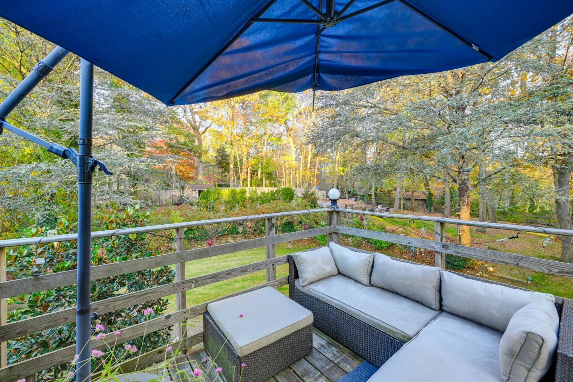 Cozy Dix Hills Apt With Deck About 7 Mi To Beach! Exteriör bild