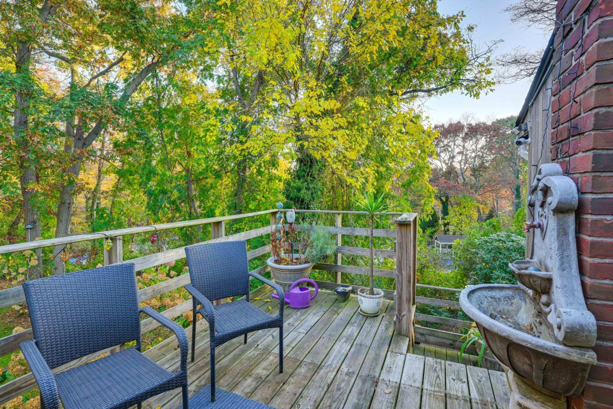 Cozy Dix Hills Apt With Deck About 7 Mi To Beach! Exteriör bild