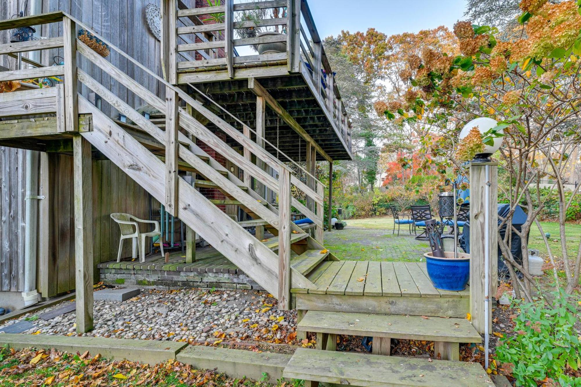 Cozy Dix Hills Apt With Deck About 7 Mi To Beach! Exteriör bild