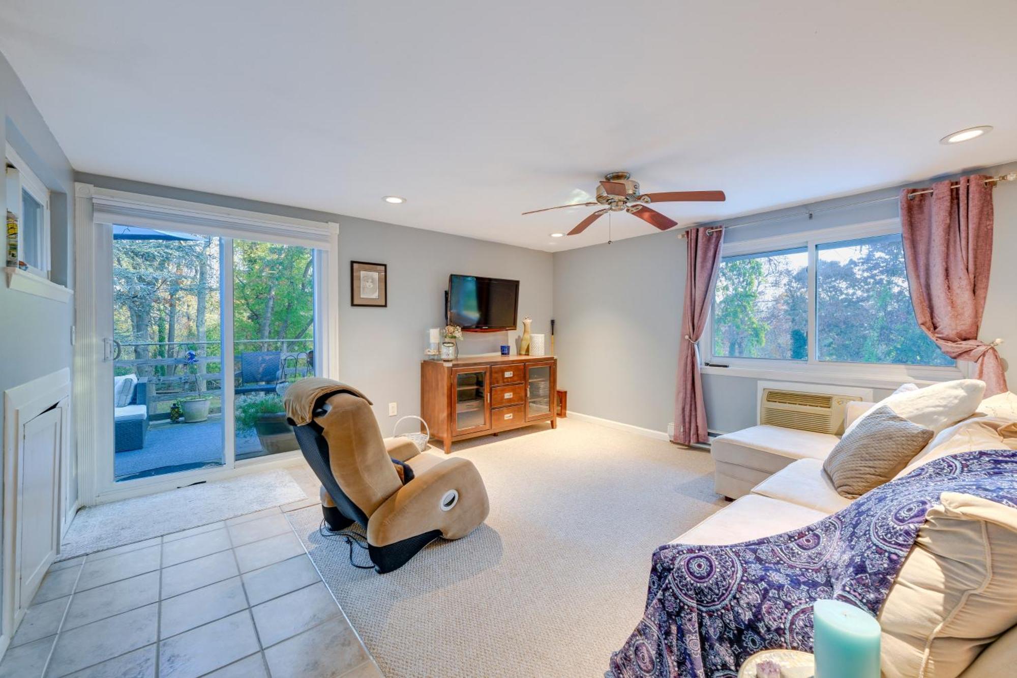 Cozy Dix Hills Apt With Deck About 7 Mi To Beach! Exteriör bild