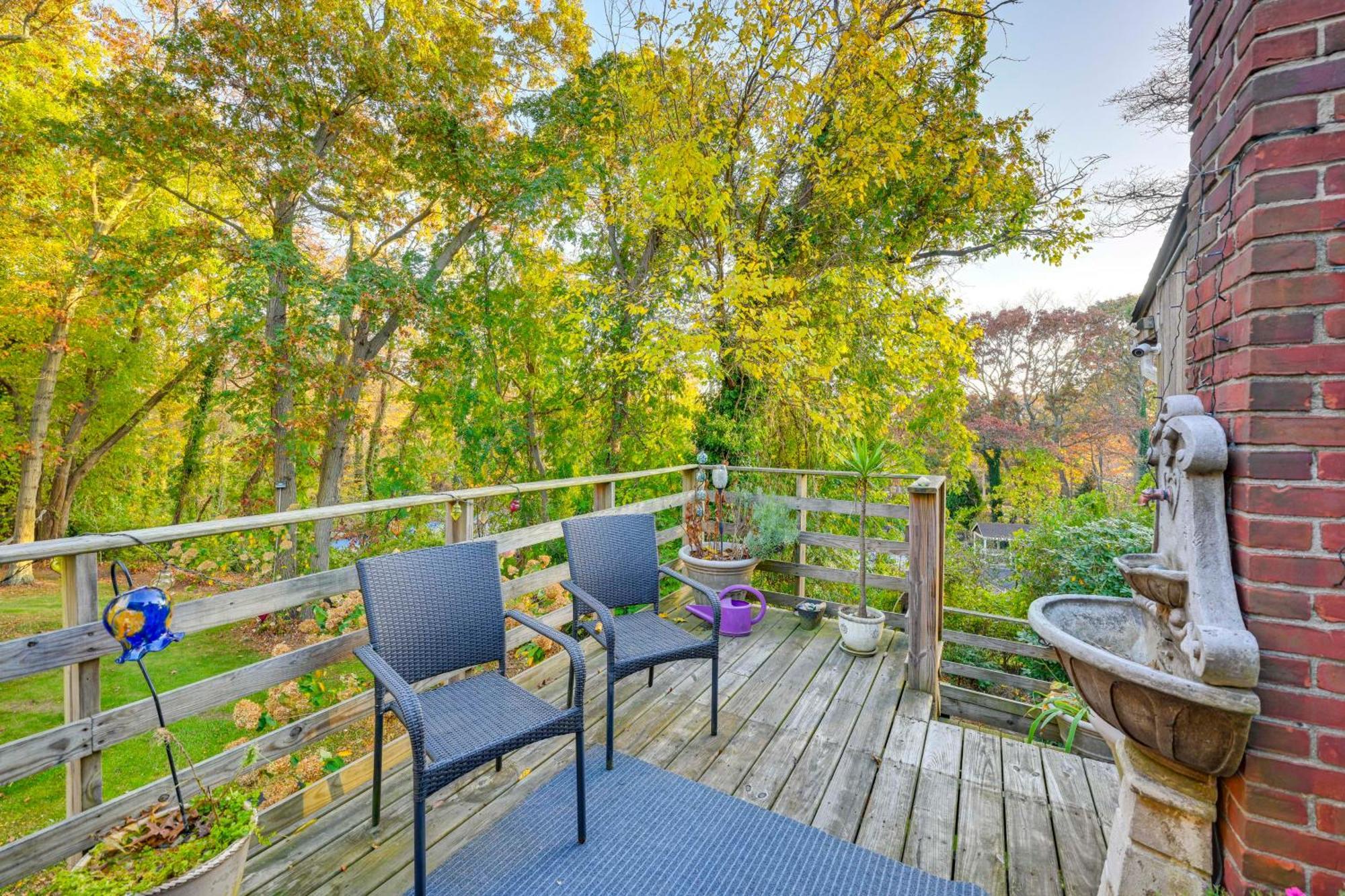 Cozy Dix Hills Apt With Deck About 7 Mi To Beach! Exteriör bild